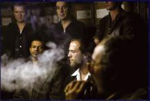 Guy Ritchien rikosjännäri Revolver vihdoin ensi-iltaan Guy Ritchien rikosjännäri Revolver vihdoin ensi-iltaan