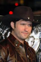 Machetteja ja sokeita palkkatappajia