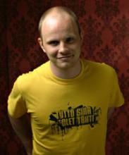 Tummien perhosten koti avautuu Tummien perhosten koti avautuu