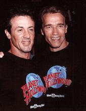 Uutispommi: Stallone ja Schwarzenegger lyöttäytyvät vihdoin yhteen Uutispommi: Stallone ja Schwarzenegger lyöttäytyvät vihdoin yhteen