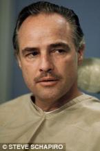 Hurjia kuvia Don Corleonen muodonmuutoksesta