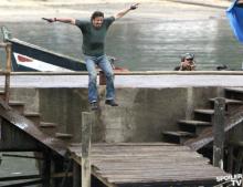 Hirmuisessa kunnossa oleva Sylvester Stallone vauhdissa - uusia kuvia