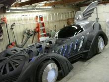 Fanien rakentama Batmobile hätkähdyttää