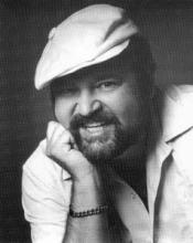 Rakastettu Dom DeLuise on kuollut Rakastettu Dom DeLuise on kuollut